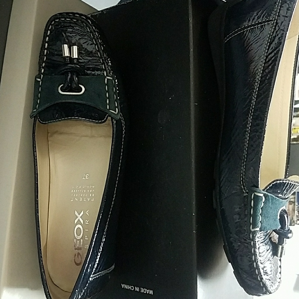 GEOX Navy Patent leather shoes w/tassel, Size 7
